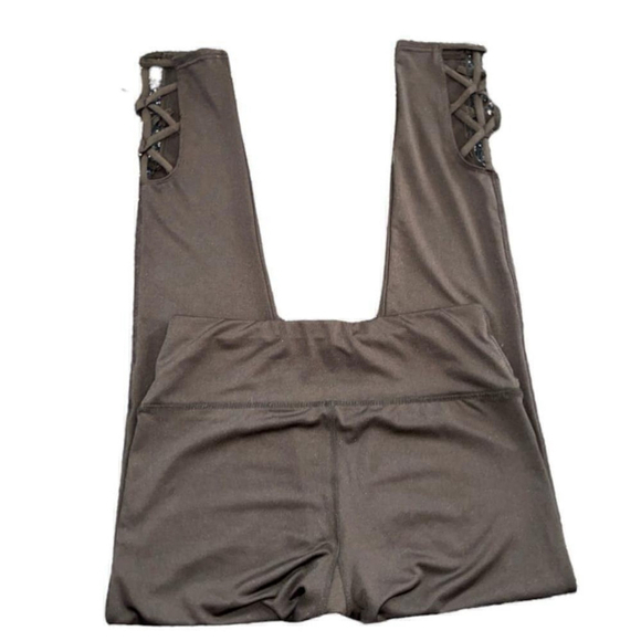 Black Leggings with Criss Cross backs - Picture 9 of 9